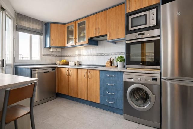 3 bedroom Apartment for sale in Estepona with garage - € 300,000 (Ref: 9688504)