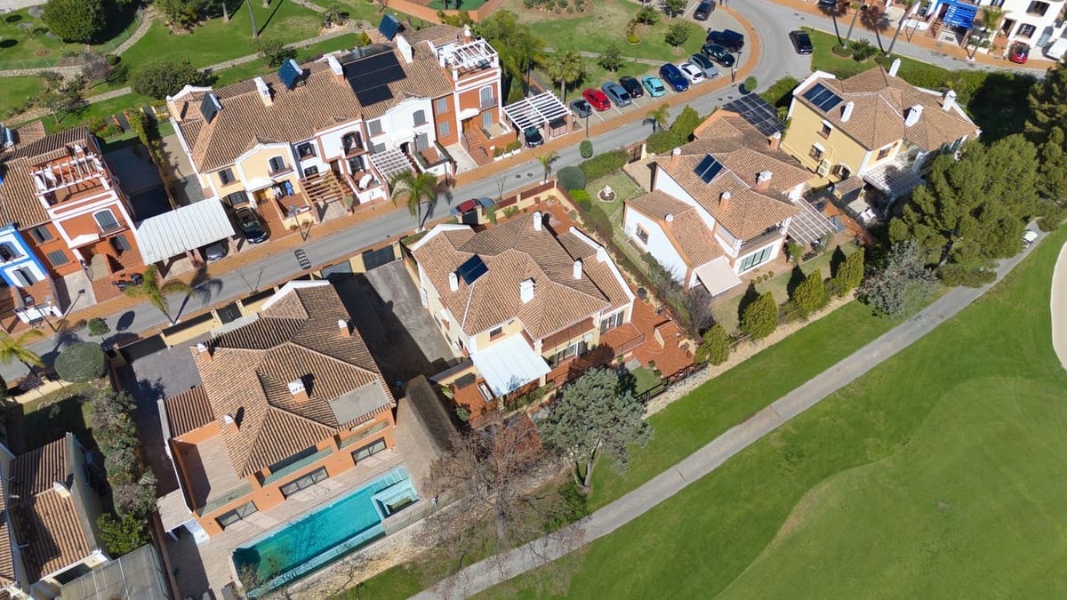 5 sypialnia Willa na sprzedaż w Guadalmina z basenem garażem - 1 580 000 € (Ref: 9688505)