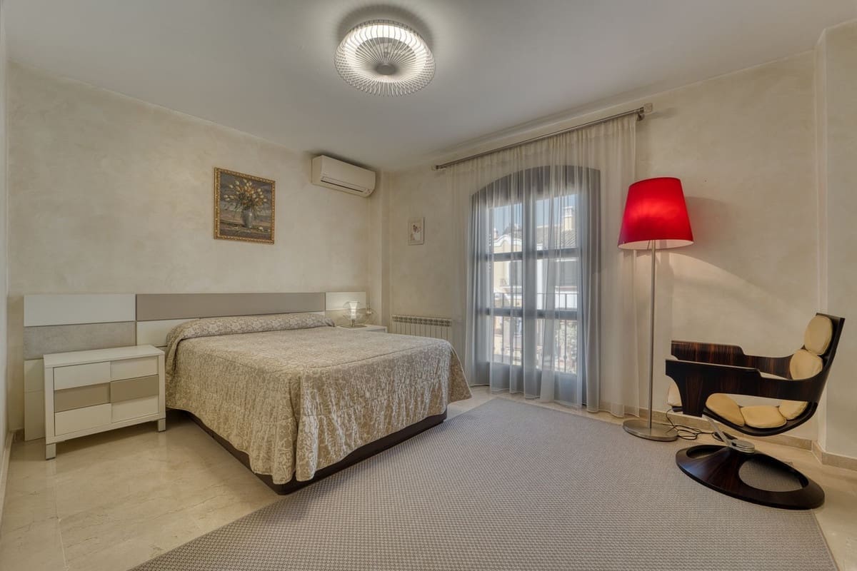 5 sypialnia Willa na sprzedaż w Guadalmina z basenem garażem - 1 580 000 € (Ref: 9688505)