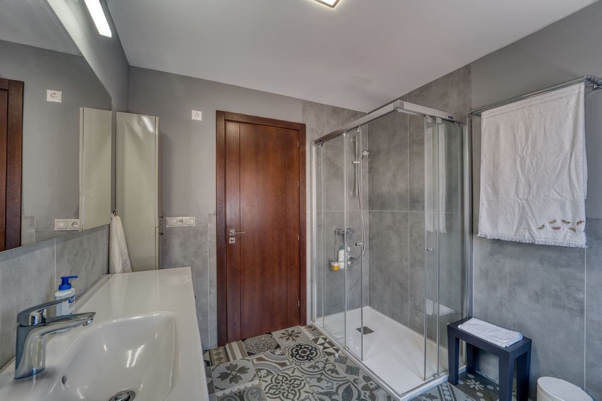 5 sypialnia Willa na sprzedaż w Guadalmina z basenem garażem - 1 580 000 € (Ref: 9688505)