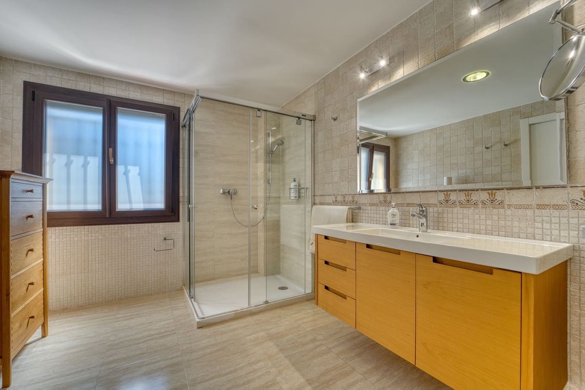 5 sypialnia Willa na sprzedaż w Guadalmina z basenem garażem - 1 580 000 € (Ref: 9688505)