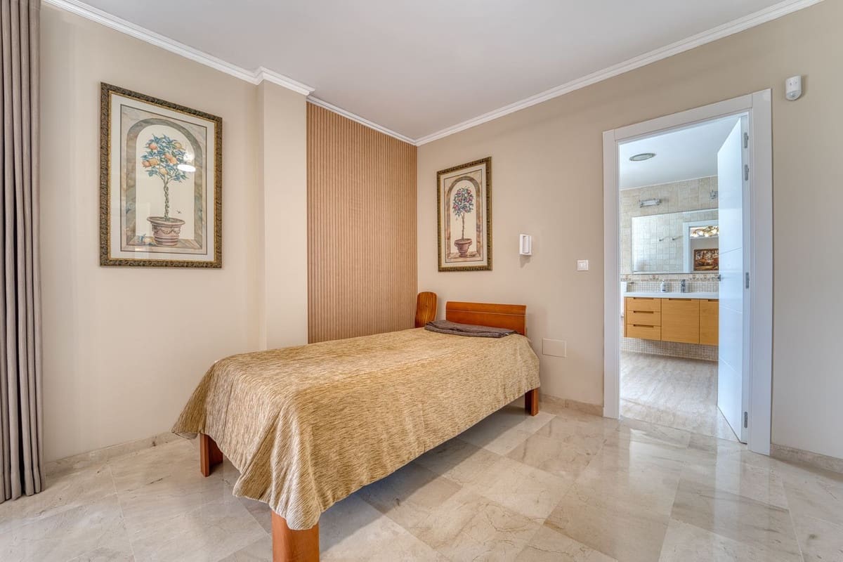 5 sypialnia Willa na sprzedaż w Guadalmina z basenem garażem - 1 580 000 € (Ref: 9688505)