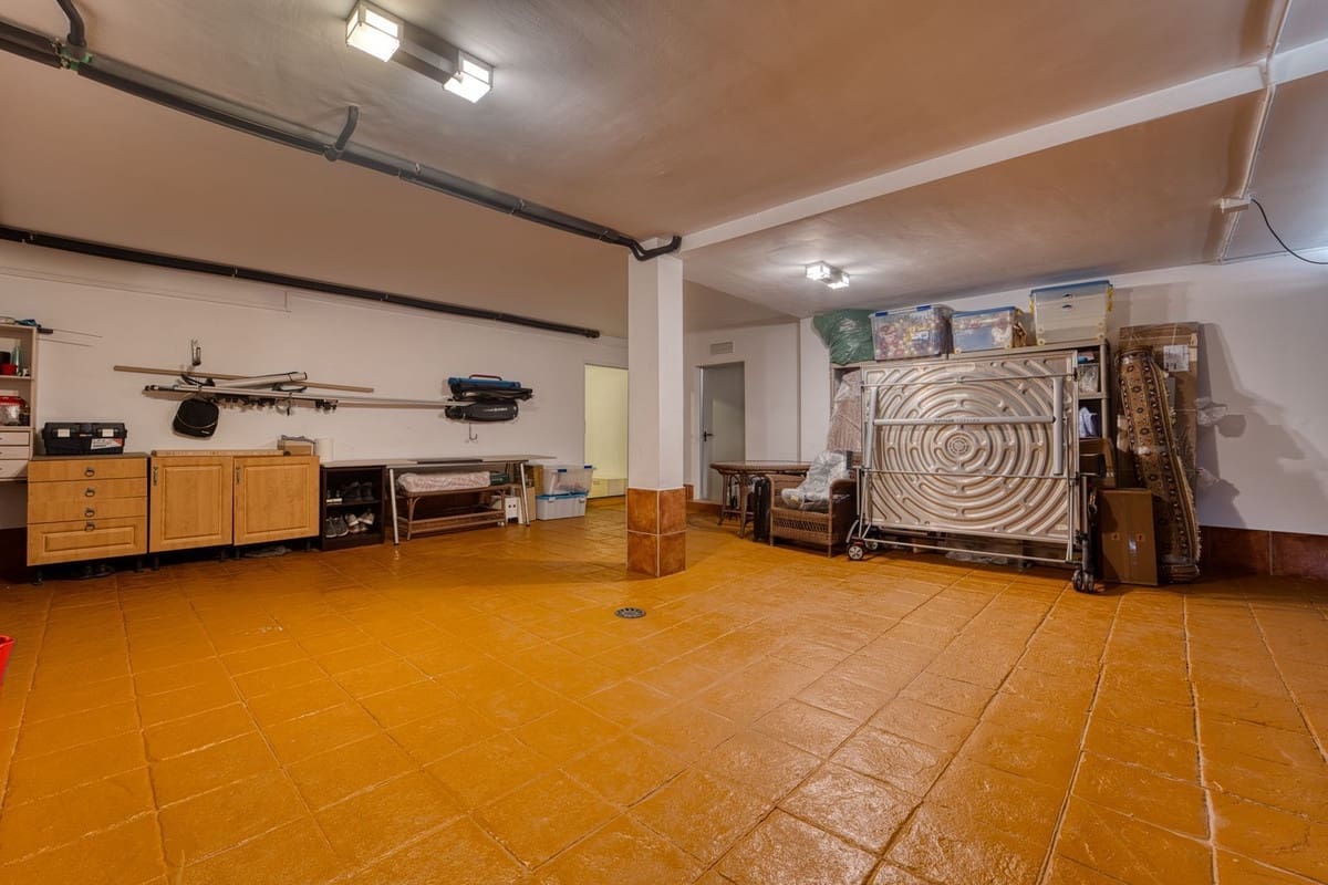 5 sypialnia Willa na sprzedaż w Guadalmina z basenem garażem - 1 580 000 € (Ref: 9688505)