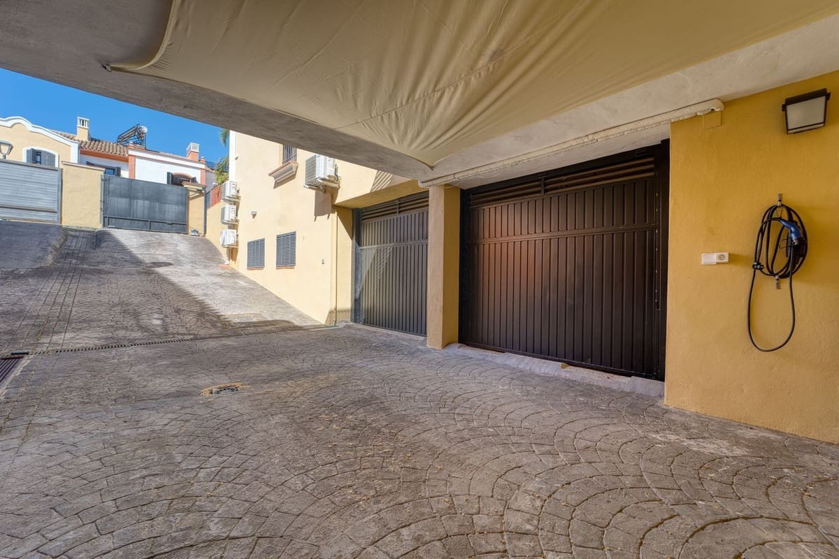 5 sypialnia Willa na sprzedaż w Guadalmina z basenem garażem - 1 580 000 € (Ref: 9688505)