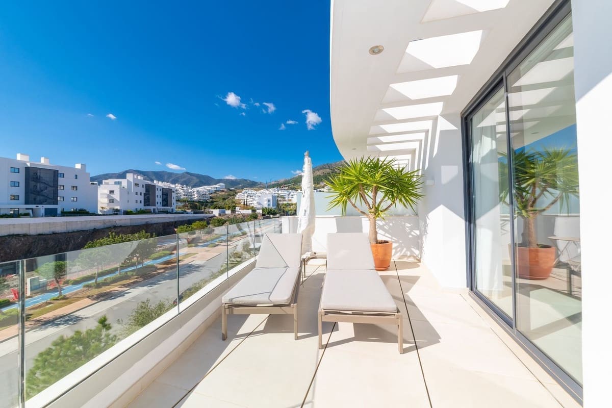 3 soverom Penthouse til salgs i Fuengirola med svømmebasseng garasje - € 925 000 (Ref: 9699292)