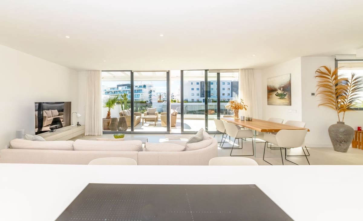3 soverom Penthouse til salgs i Fuengirola med svømmebasseng garasje - € 925 000 (Ref: 9699292)
