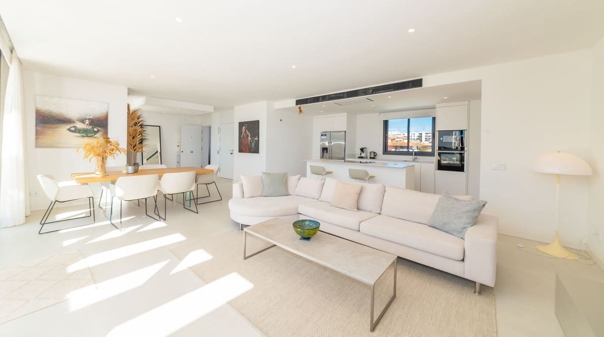 3 soverom Penthouse til salgs i Fuengirola med svømmebasseng garasje - € 925 000 (Ref: 9699292)