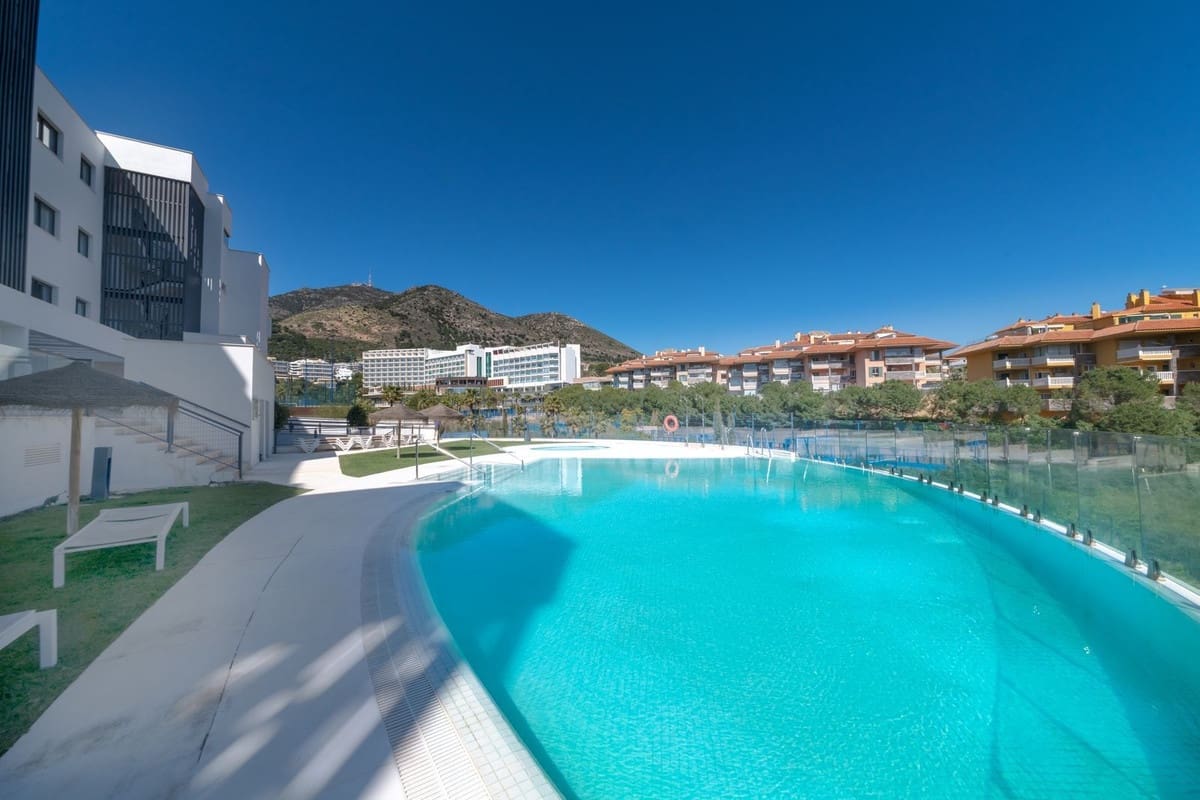 3 soverom Penthouse til salgs i Fuengirola med svømmebasseng garasje - € 925 000 (Ref: 9699292)