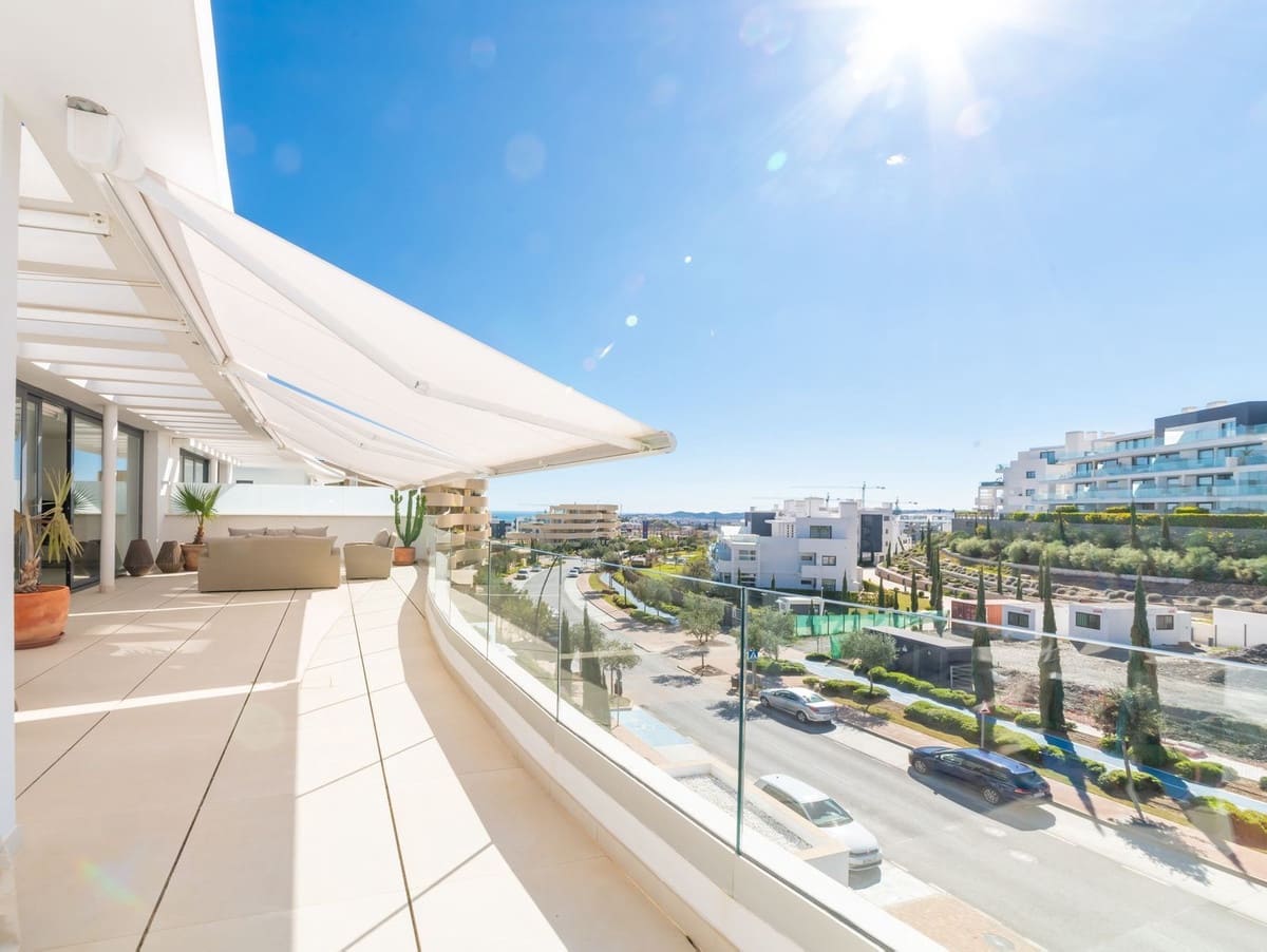 3 soverom Penthouse til salgs i Fuengirola med svømmebasseng garasje - € 925 000 (Ref: 9699292)