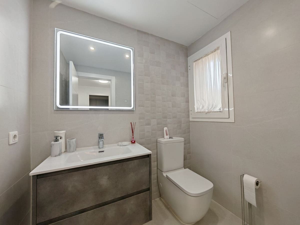 4 soverom Hus til salgs i Riviera del Sol med svømmebasseng garasje - € 649 000 (Ref: 9699890)