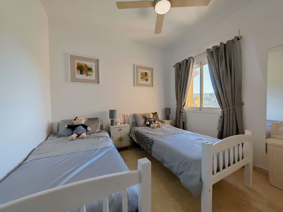 4 soveværelse Byhus til salg i Riviera del Sol med swimmingpool garage - € 649.000 (Ref: 9699890)