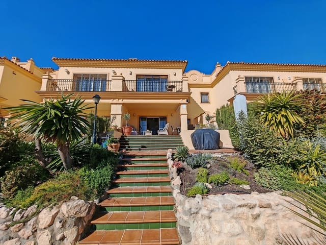 4 chambre Maison de Ville à vendre à Riviera del Sol, Mijas avec piscine garage - 649 000 € (Ref: 9699890)