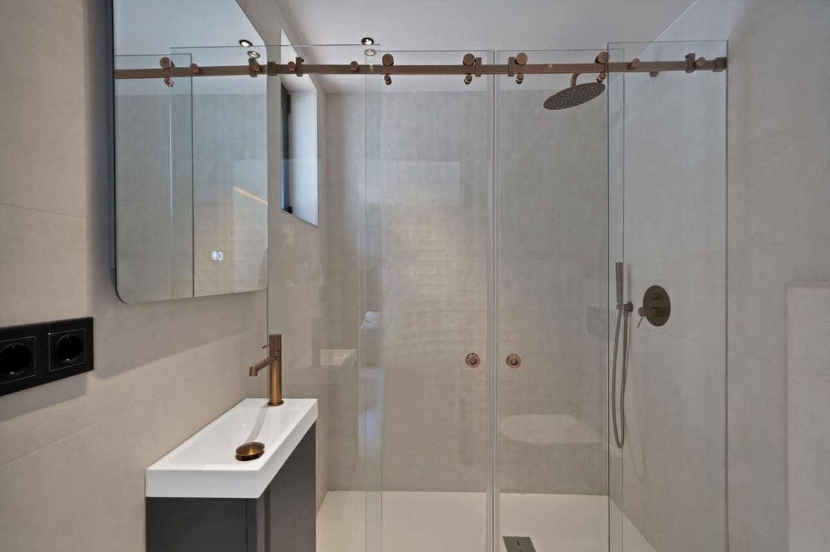 4 slaapkamer Huis te koop in Puerto Banus met zwembad garage - € 1.350.000 (Ref: 9699891)