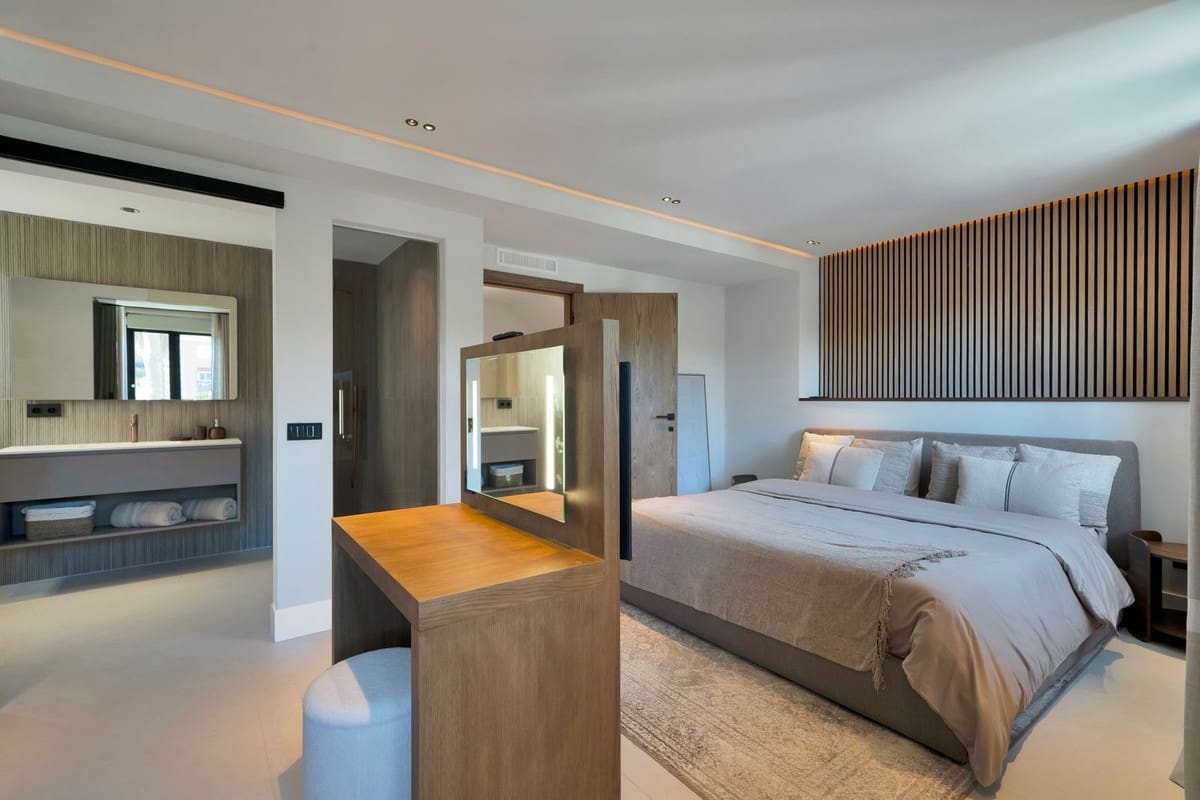 4 slaapkamer Huis te koop in Puerto Banus met zwembad garage - € 1.350.000 (Ref: 9699891)