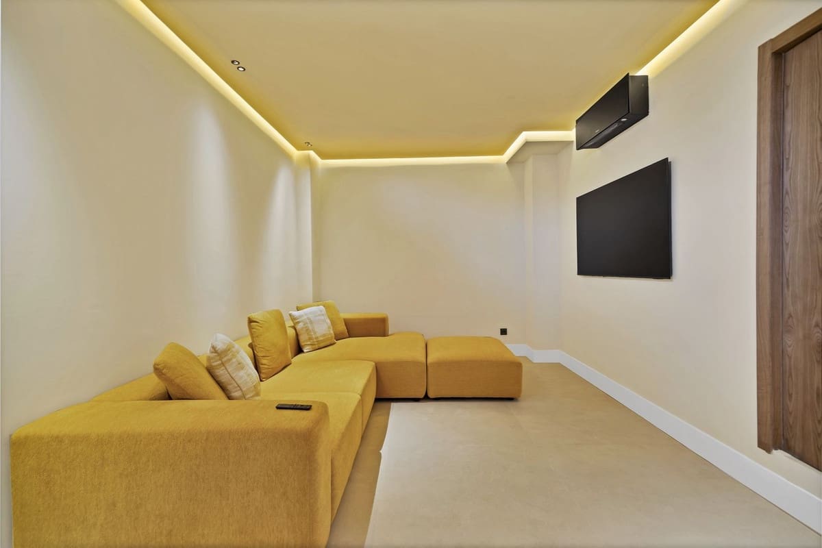 4 slaapkamer Huis te koop in Puerto Banus met zwembad garage - € 1.350.000 (Ref: 9699891)