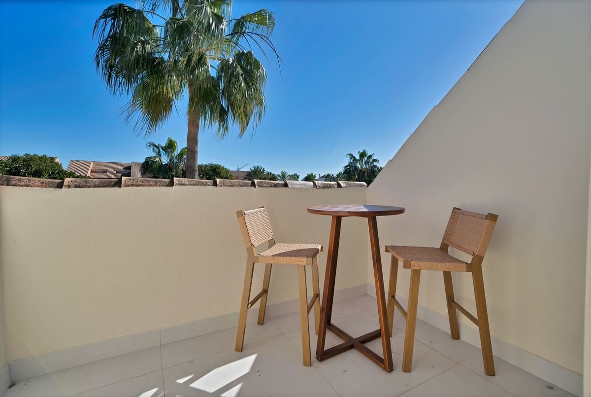 4 bedroom Townhouse for sale in Puerto Banus with pool garage - € 1,350,000 (Ref: 9699891)