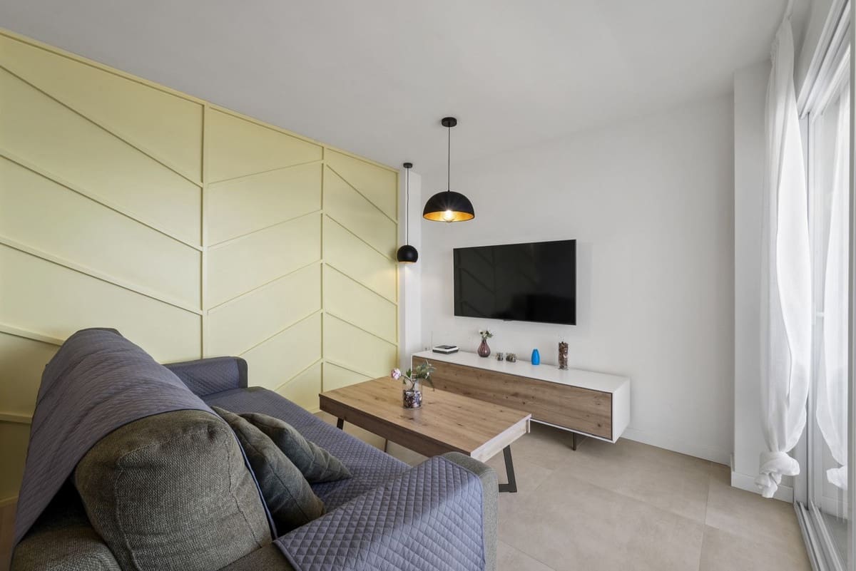 2 bedroom Apartment for sale in Fuengirola with garage - € 540,000 (Ref: 9700020)
