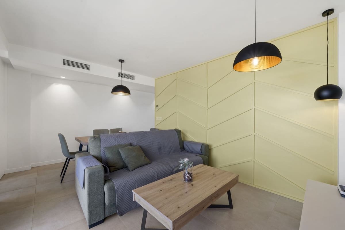 2 bedroom Apartment for sale in Fuengirola with garage - € 540,000 (Ref: 9700020)