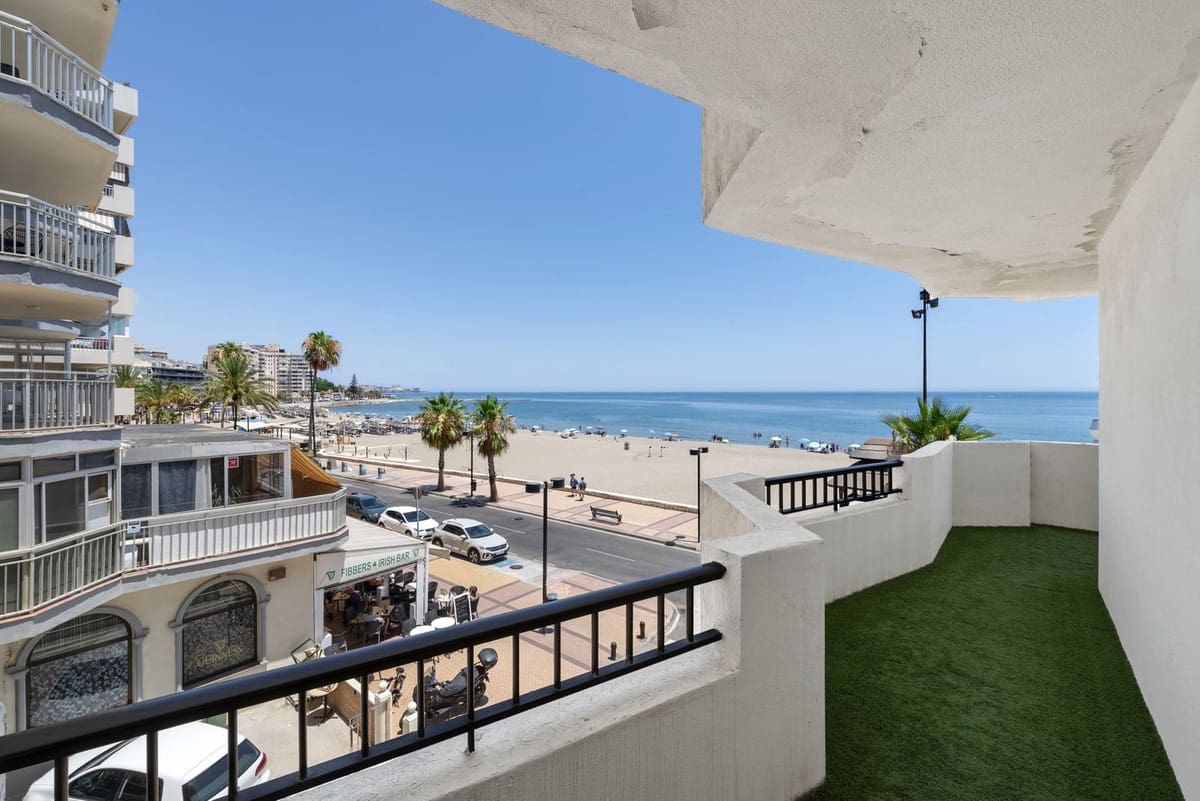 2 bedroom Apartment for sale in Fuengirola with garage - € 540,000 (Ref: 9700020)
