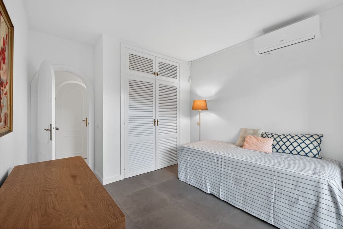 2 bedroom Townhouse for sale in Cabopino with pool - € 450,000 (Ref: 9700187)