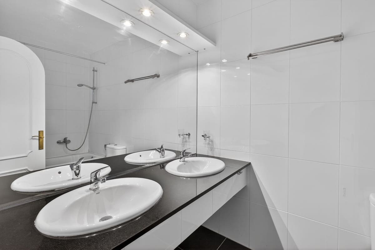 2 bedroom Townhouse for sale in Cabopino with pool - € 450,000 (Ref: 9700187)