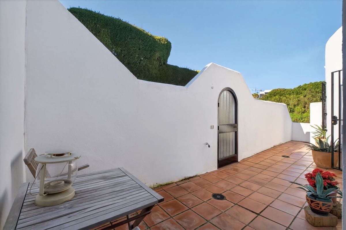 2 bedroom Townhouse for sale in Cabopino with pool - € 450,000 (Ref: 9700187)