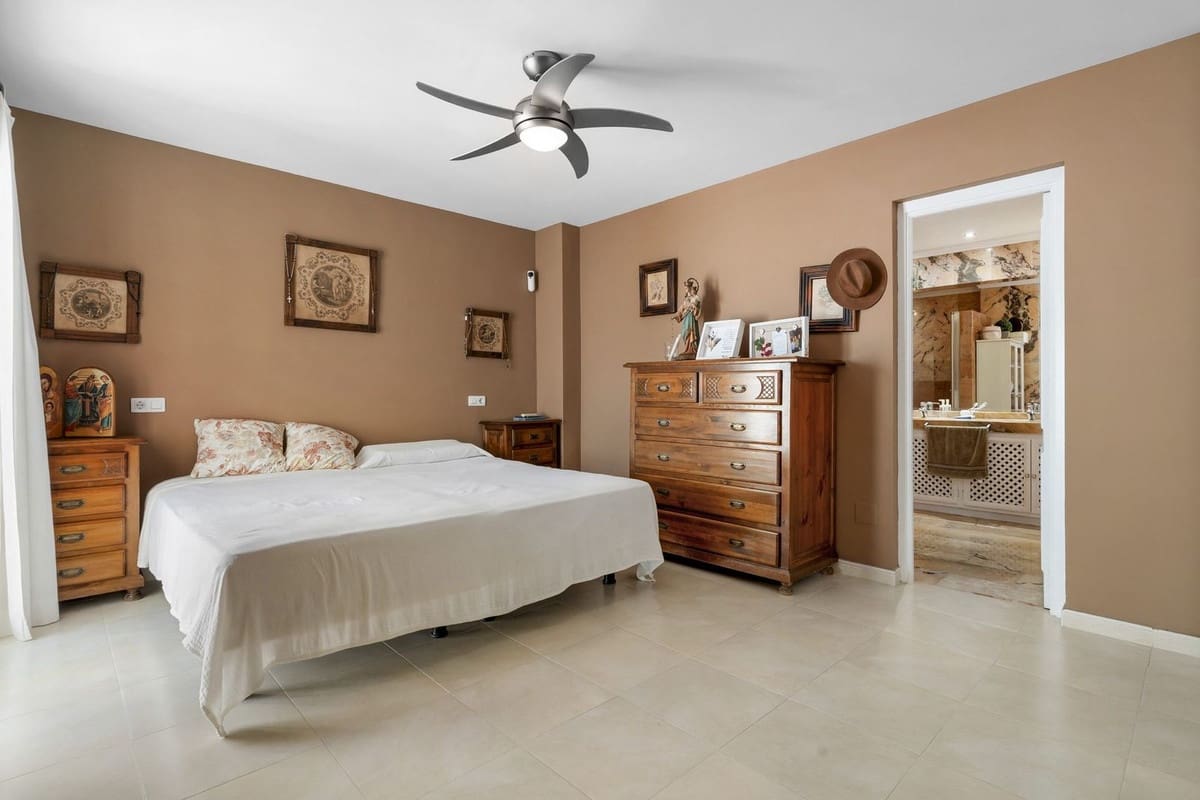 3 camera da letto Appartamento in vendita in Nueva Andalucia con piscina - 630.000 € (Rif: 9729491)
