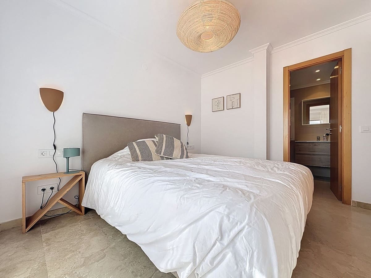 2 slaapkamer Appartement te koop in Bahia de Casares met zwembad garage - € 495.000 (Ref: 9750949)