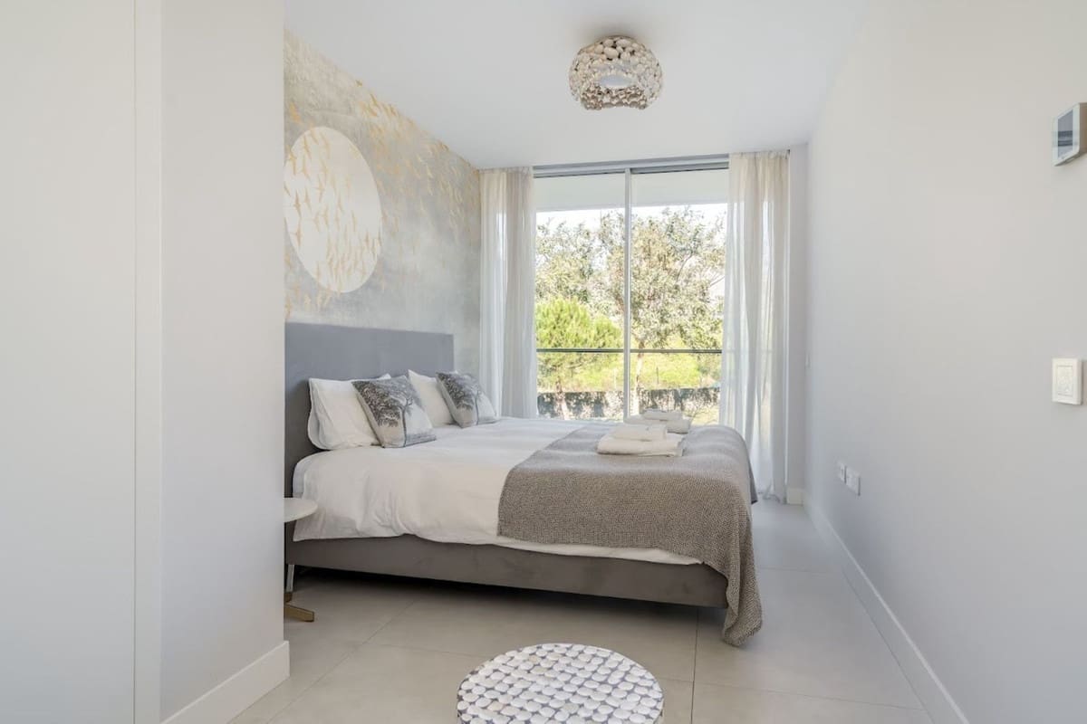 2 Zimmer Apartment zu verkaufen in Estepona mit Pool - 888.000 € (Ref: 9754269)