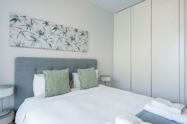 2 Zimmer Apartment zu verkaufen in Estepona mit Pool - 888.000 € (Ref: 9754269)