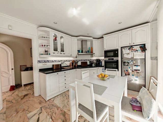 5 slaapkamer Halfvrijstaande villa te koop in Benalmádena met zwembad garage - € 897.000 (Ref: 9754270)