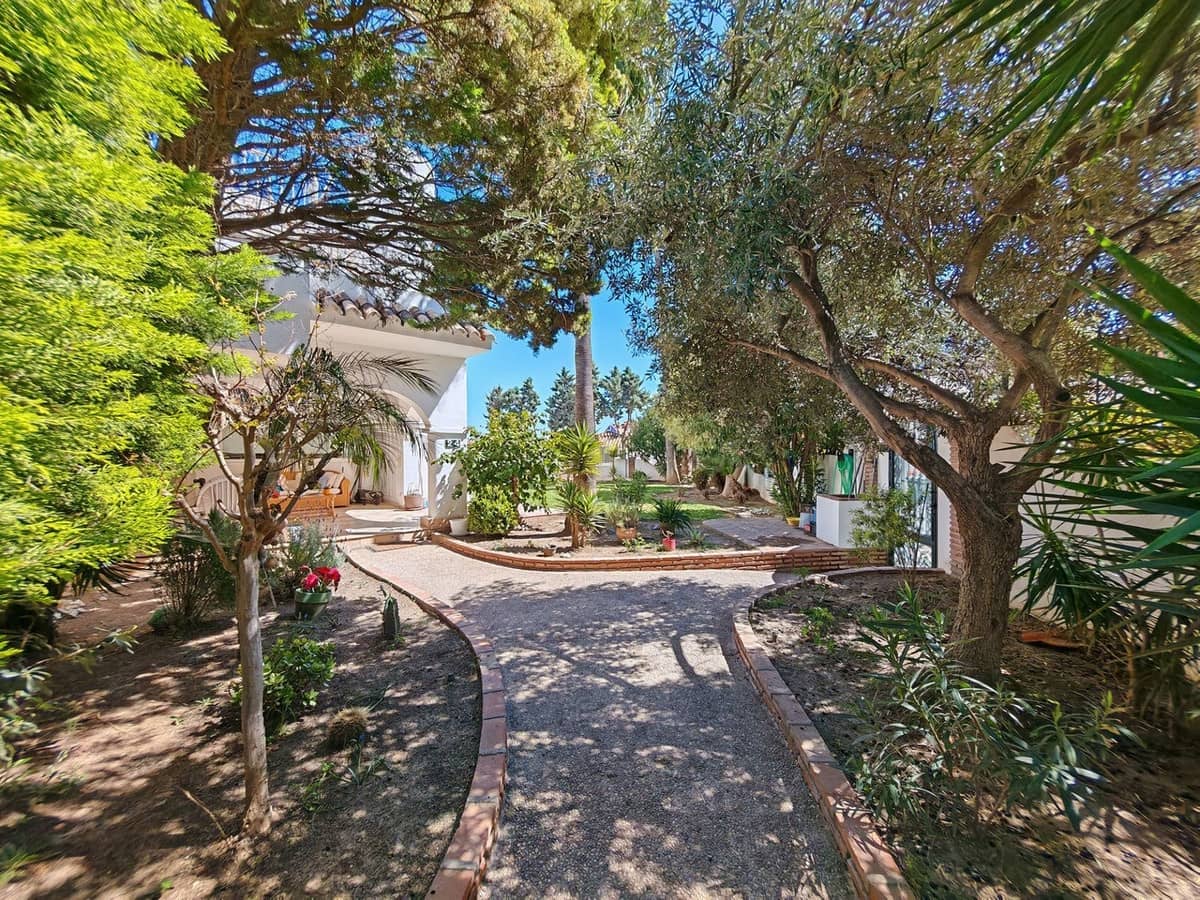 5 slaapkamer Halfvrijstaande villa te koop in Benalmadena met zwembad garage - € 897.000 (Ref: 9754270)