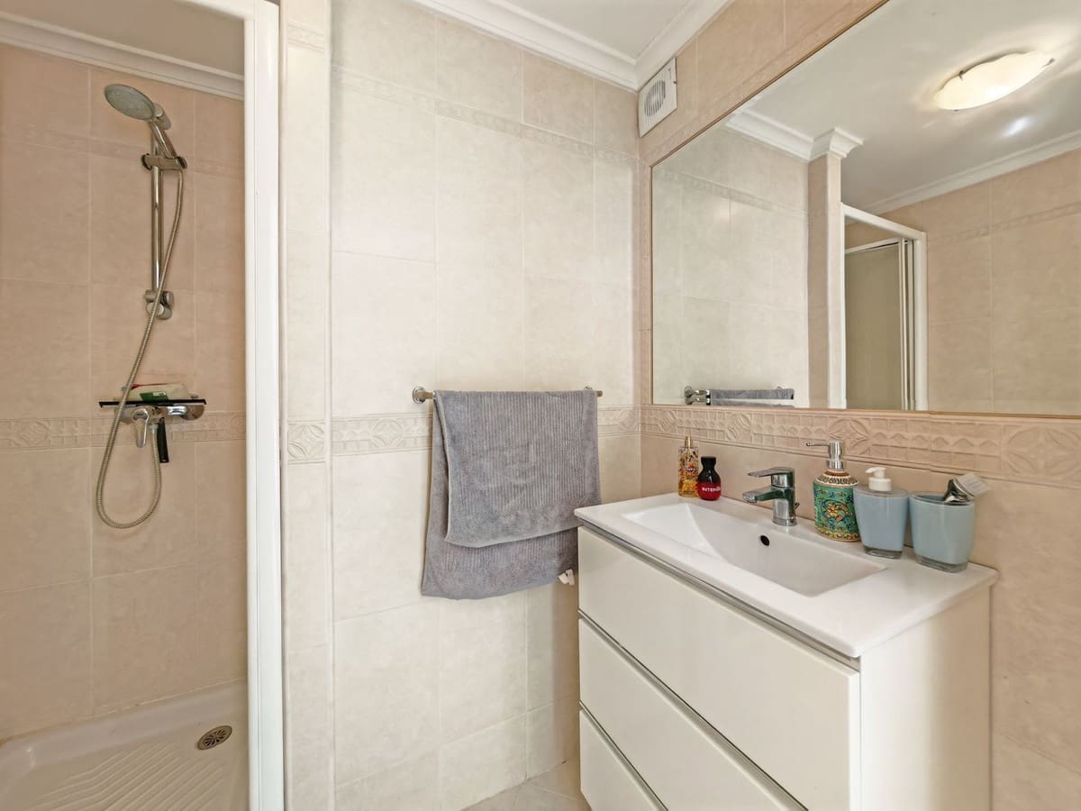 5 bedroom Semi-detached Villa for sale in Benalmadena with pool garage - € 897,000 (Ref: 9754270)