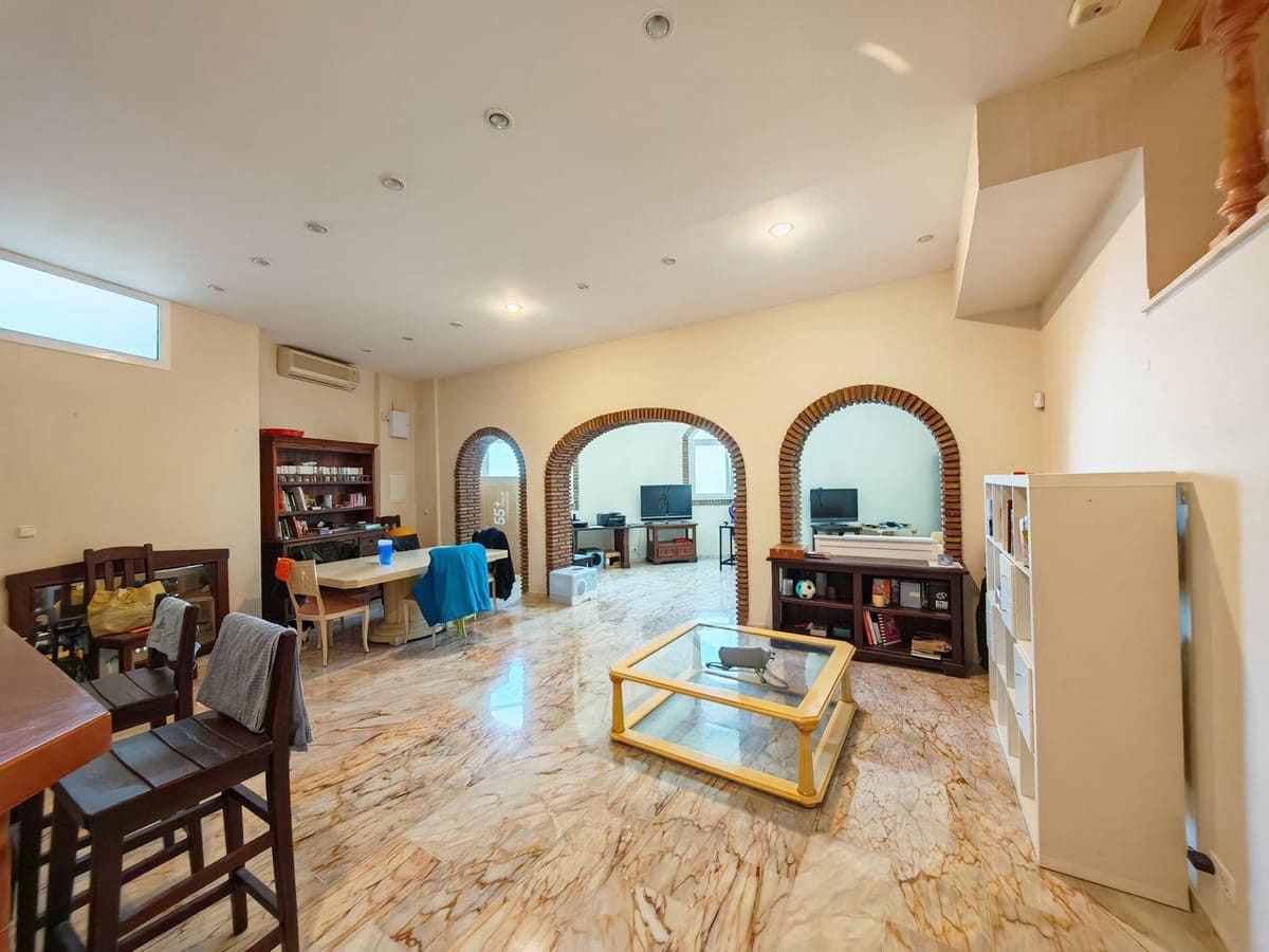 5 bedroom Semi-detached Villa for sale in Benalmadena with pool garage - € 897,000 (Ref: 9754270)