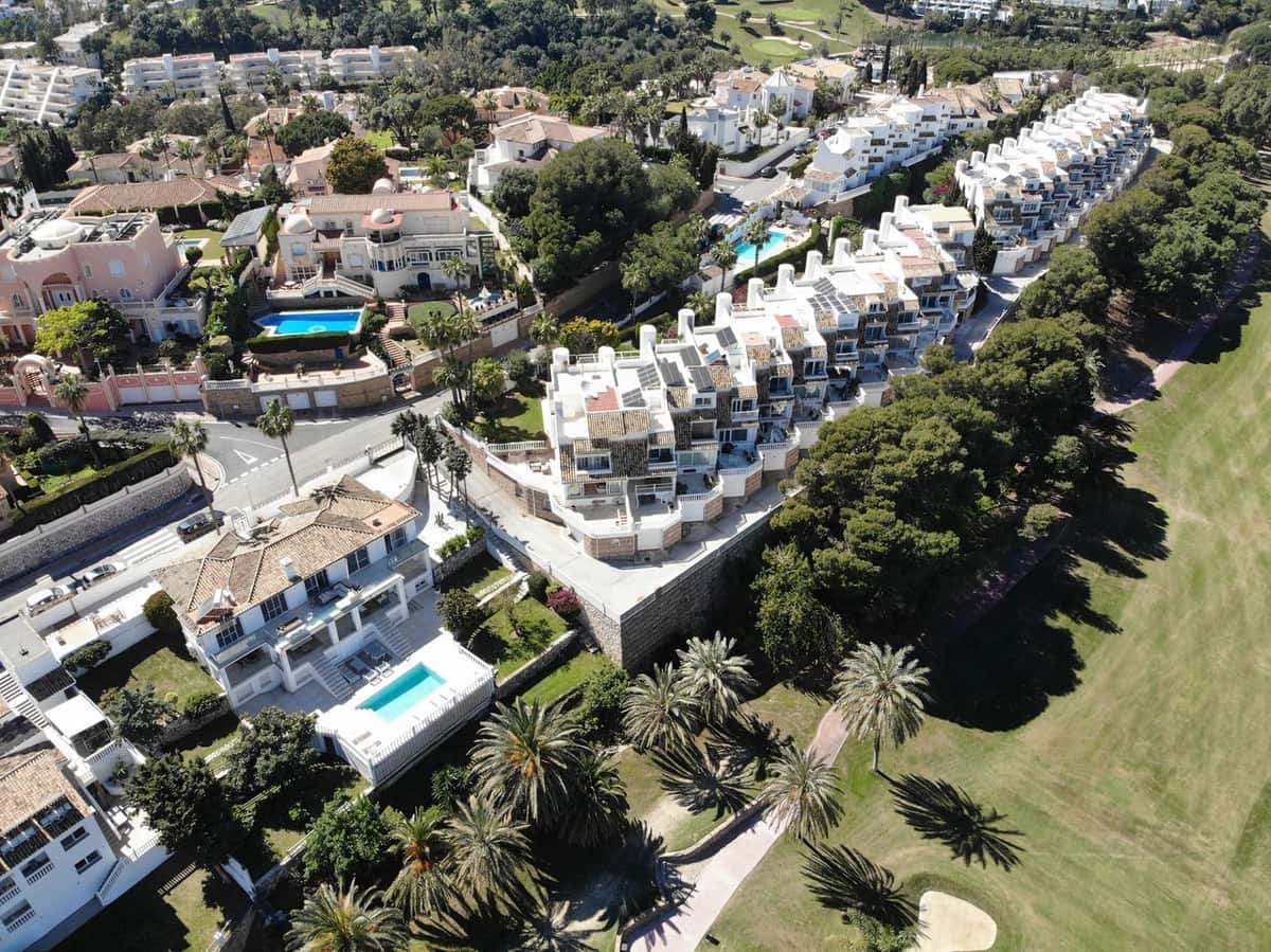 5 bedroom Semi-detached Villa for sale in Benalmadena with pool garage - € 897,000 (Ref: 9754270)