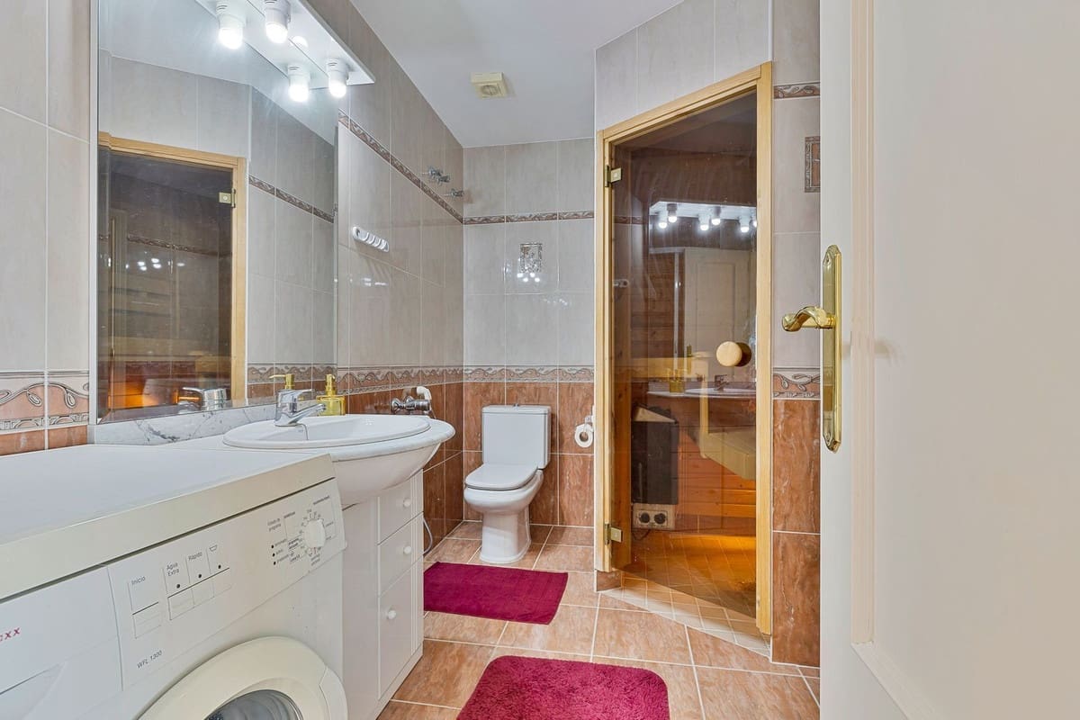 2 slaapkamer Penthouse te koop in Fuengirola met zwembad garage - € 550.000 (Ref: 9761446)