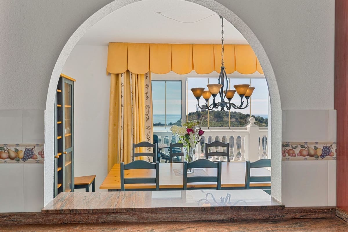 2 slaapkamer Penthouse te koop in Fuengirola met zwembad garage - € 550.000 (Ref: 9761446)