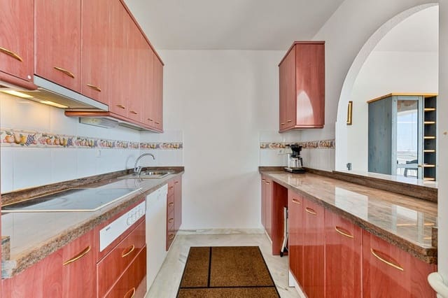 2 bedroom Penthouse for sale in Fuengirola with pool garage - € 550,000 (Ref: 9761446)