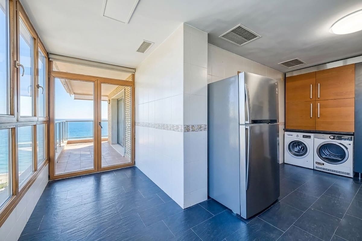 2 slaapkamer Penthouse te koop in Fuengirola met garage - € 810.000 (Ref: 9761528)