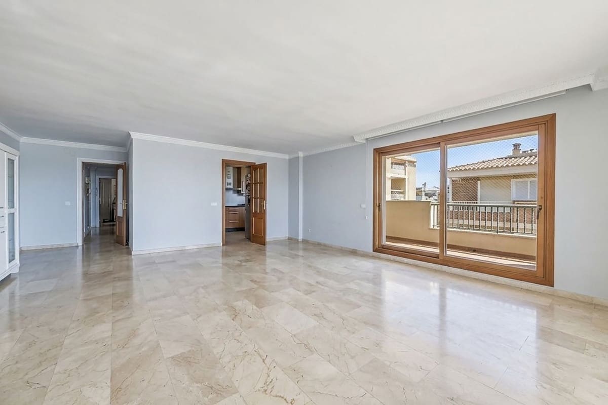 2 bedroom Penthouse for sale in Fuengirola with garage - € 810,000 (Ref: 9761528)