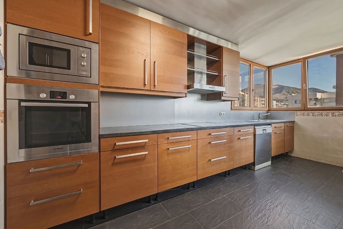 2 bedroom Penthouse for sale in Fuengirola with garage - € 810,000 (Ref: 9761528)