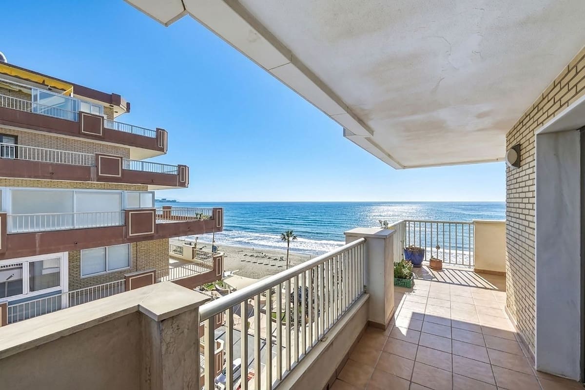 2 bedroom Penthouse for sale in Fuengirola with garage - € 810,000 (Ref: 9761528)