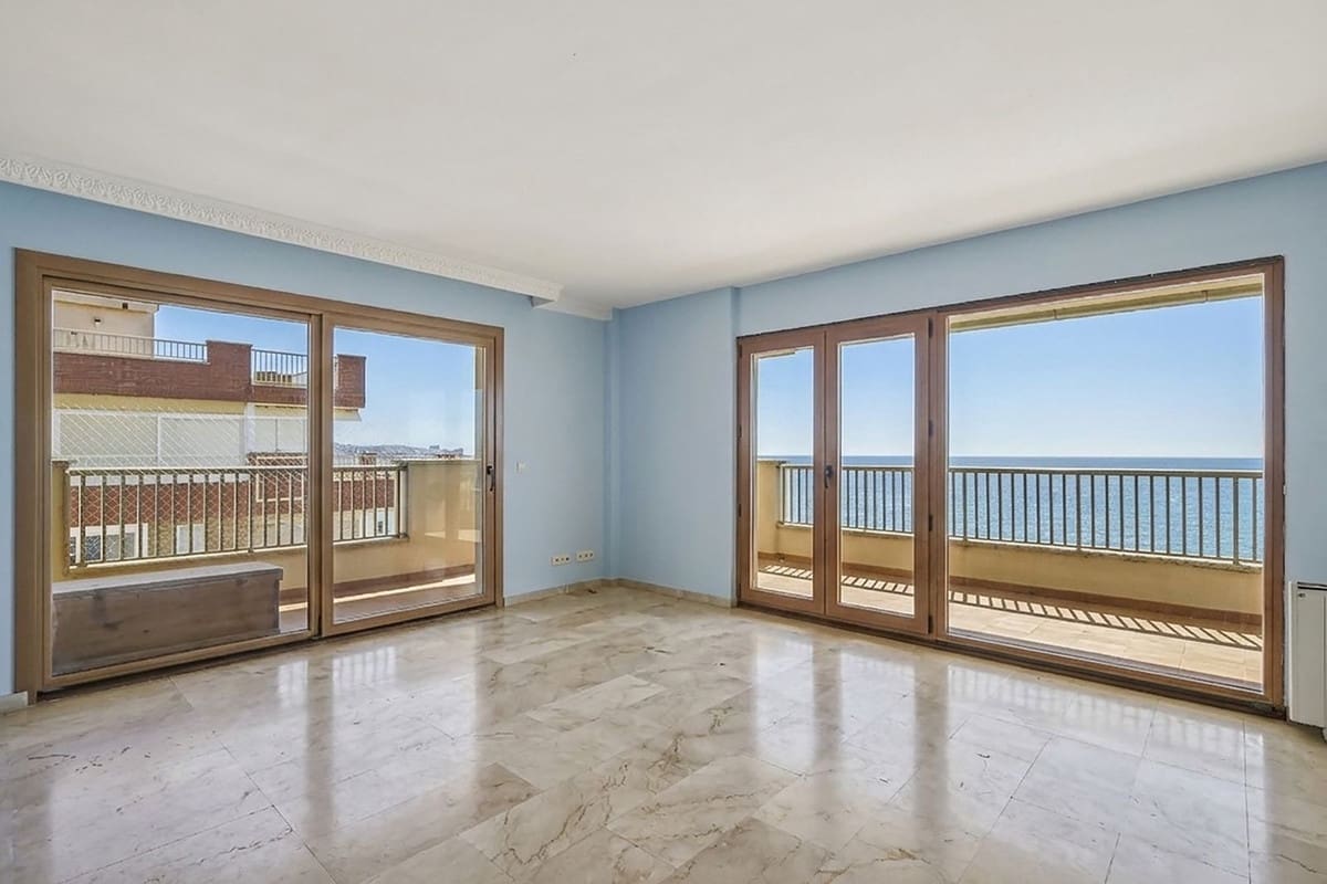 2 bedroom Penthouse for sale in Fuengirola with garage - € 810,000 (Ref: 9761528)