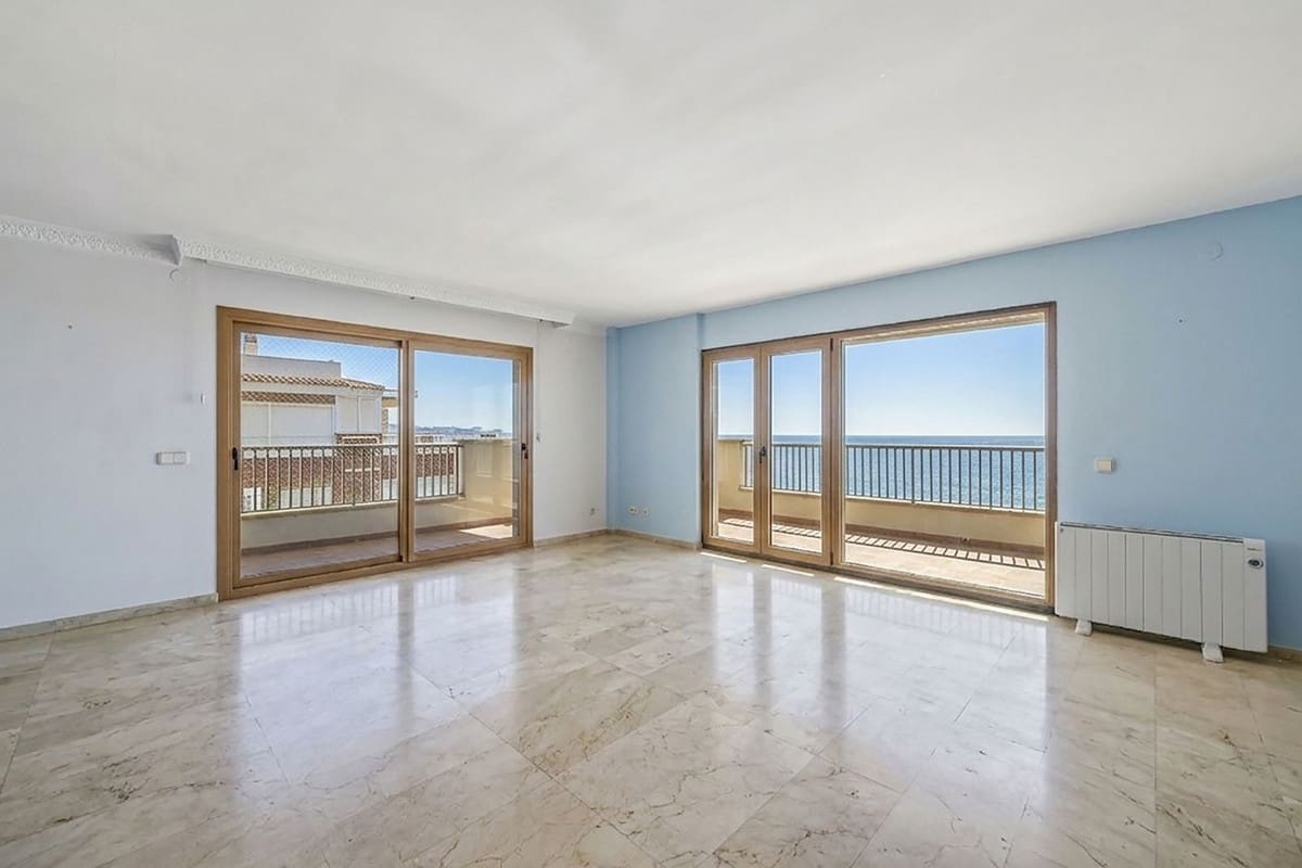 2 bedroom Penthouse for sale in Fuengirola with garage - € 810,000 (Ref: 9761528)