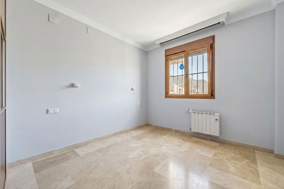 2 bedroom Penthouse for sale in Fuengirola with garage - € 810,000 (Ref: 9761528)