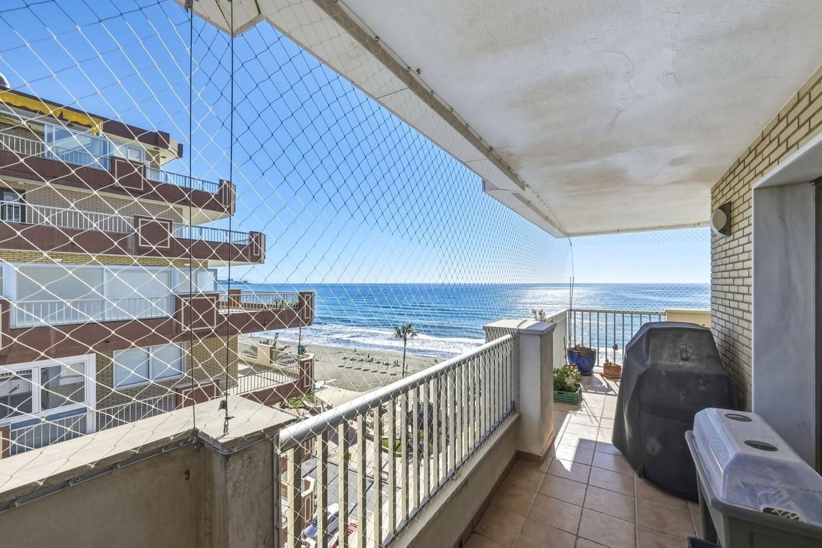 2 bedroom Penthouse for sale in Fuengirola with garage - € 810,000 (Ref: 9761528)
