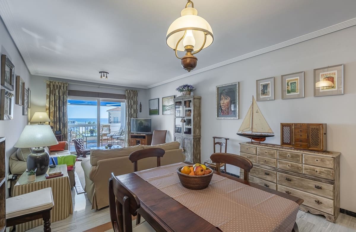 3 bedroom Apartment for sale in Puerto Banus with pool garage - € 945,000 (Ref: 9762315)
