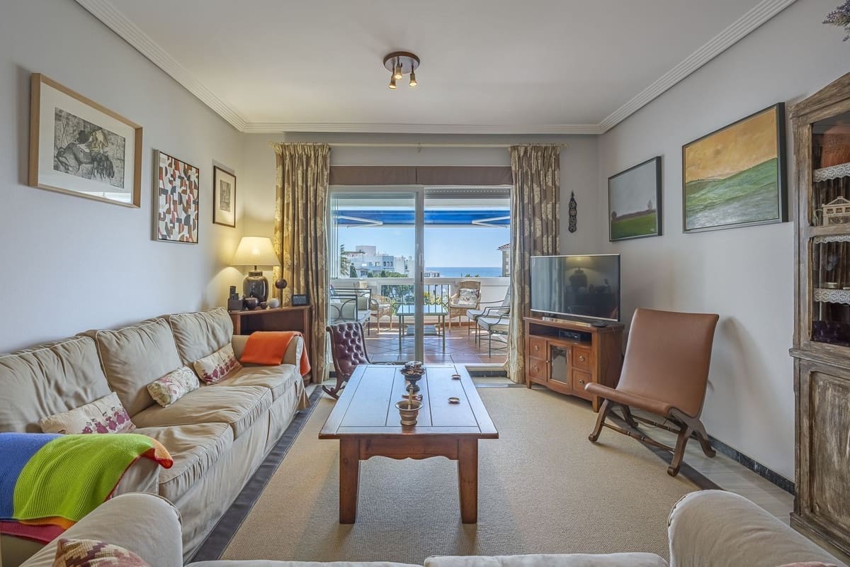 3 bedroom Apartment for sale in Puerto Banus with pool garage - € 945,000 (Ref: 9762315)