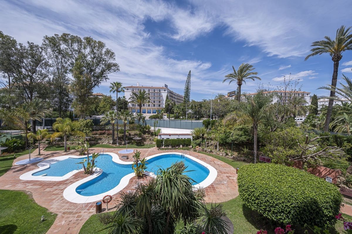 3 bedroom Apartment for sale in Puerto Banus with pool garage - € 945,000 (Ref: 9762315)