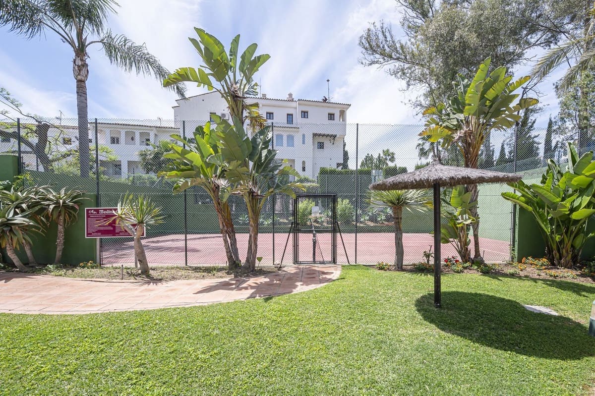3 bedroom Apartment for sale in Puerto Banus with pool garage - € 945,000 (Ref: 9762315)
